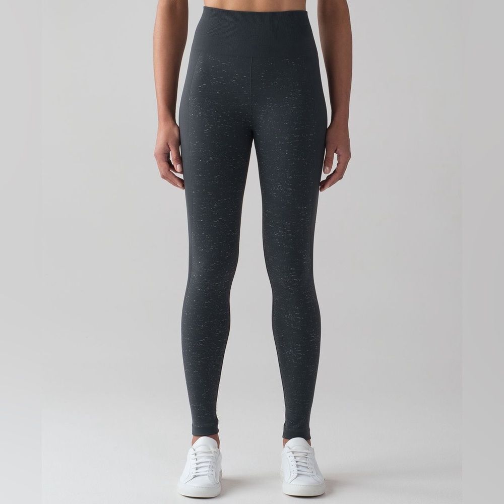 Lululemon Blue Tied/ White Free To Flow 7/8 Tight Size 2